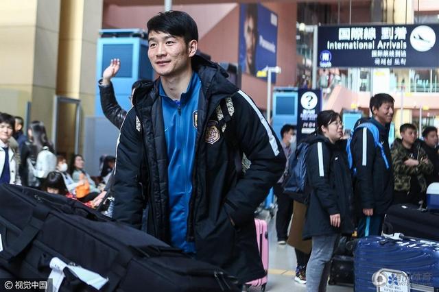 这就是所谓的度入空门—佛家六戒不是有三戒即主张淡泊名利戒骄戒躁，了断红尘吗?宫崎骏把猪设在人的对立面上，其目的也许在于建立一个外界的视角，以猪眼看人世的立场，客观冷峻地反省人类自身。