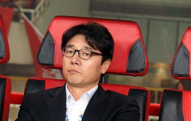 从客观和主观两个维度严谨设计了评测内容、测试方法和判断标准，测试包含了频闪、摩尔纹、可视角度、抗光干扰特性、HDR色彩科学、环境光反射、实拍与虚拟（Unreal）场景结合应用等多个行业关注的要点